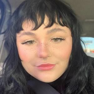 Meet your Posher, Livi